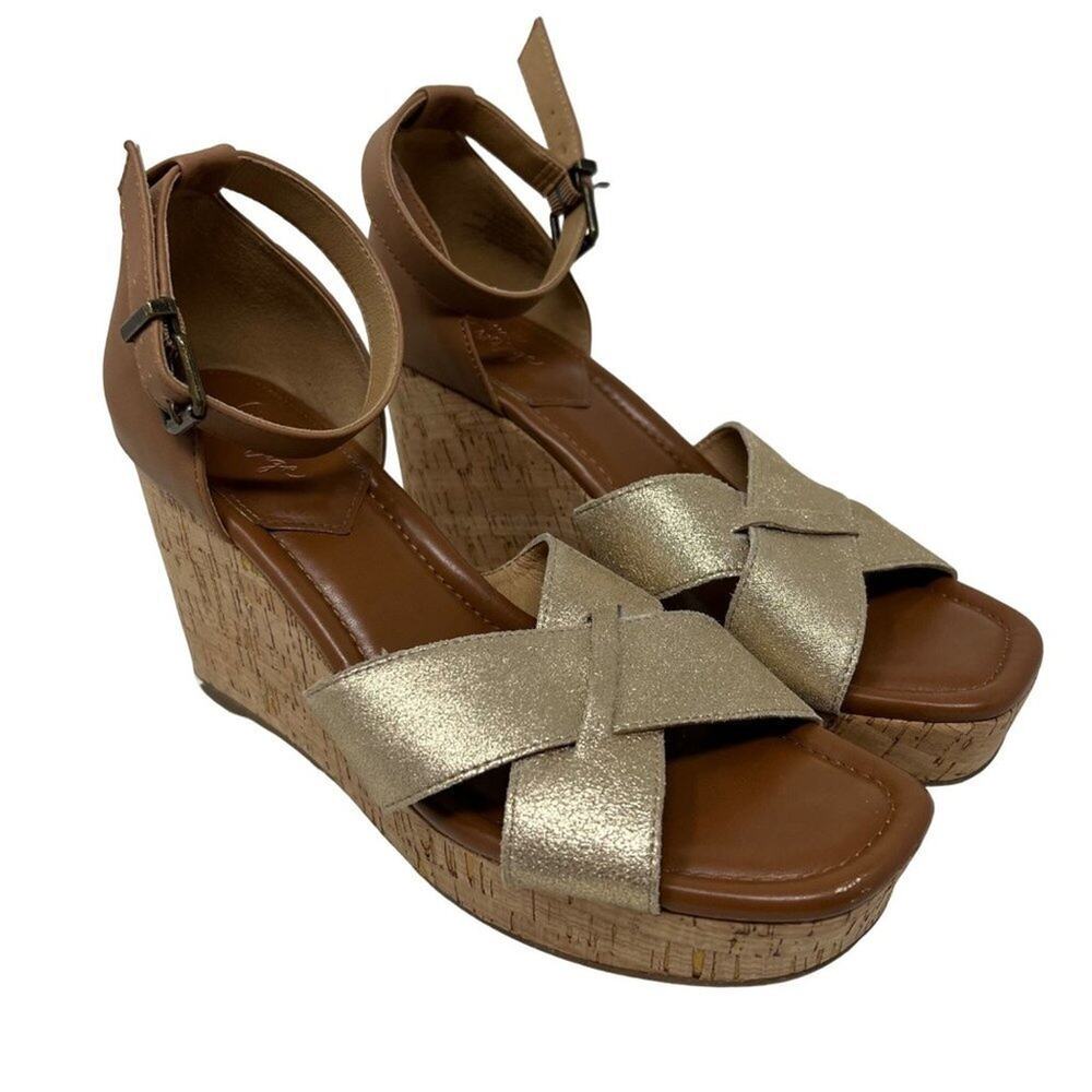 Elegant Gold Wedge Sandals